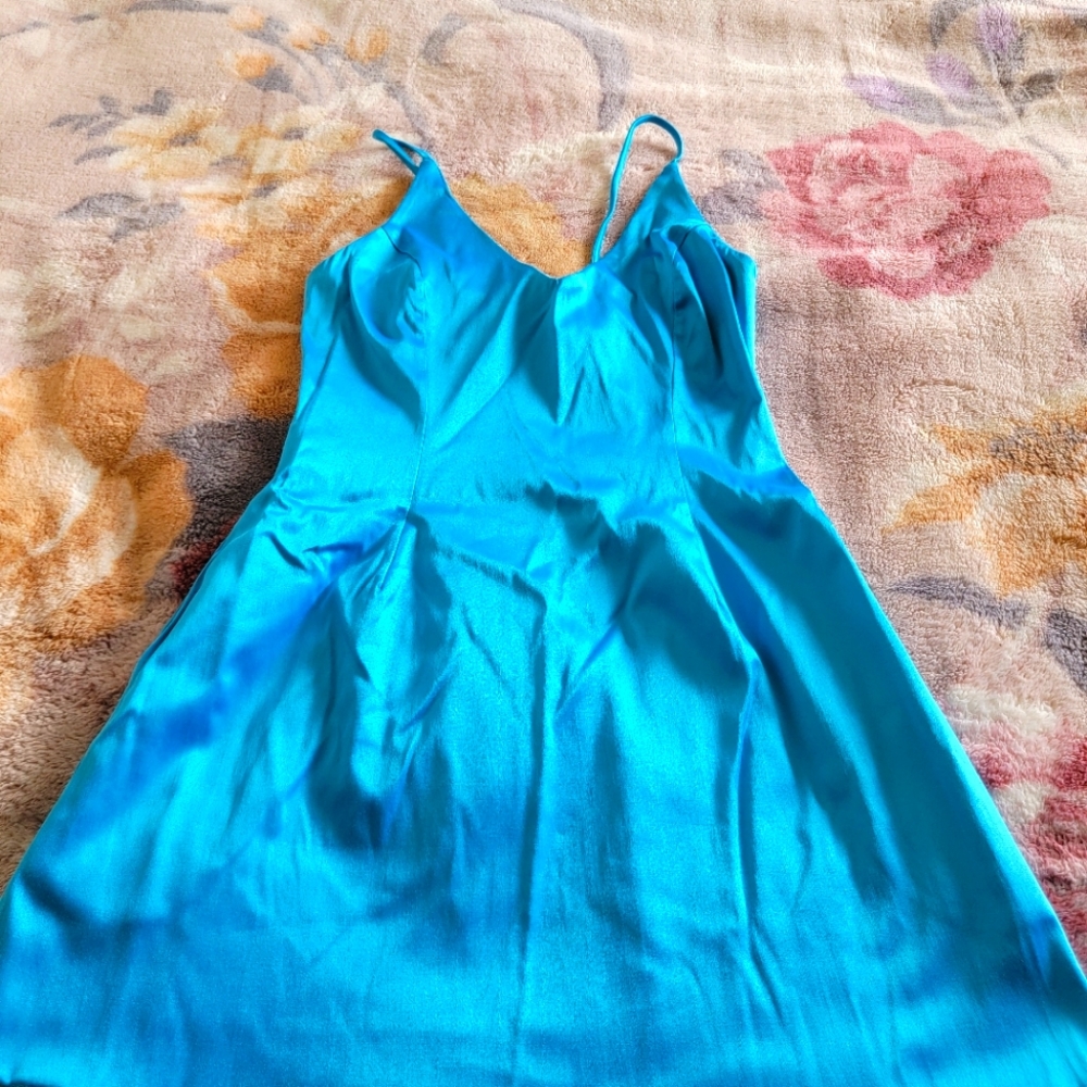 Lux LA Dress - Picture 3 of 11